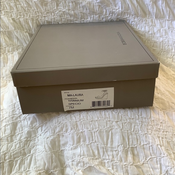 BCBG Silver Wedges - Picture 7 of 8